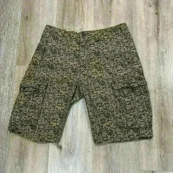 Levi’s camouflage fatigue  cargo shorts - Picture 1 of 6